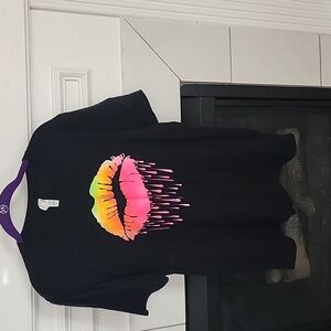 Neon dripping lips t-shirt